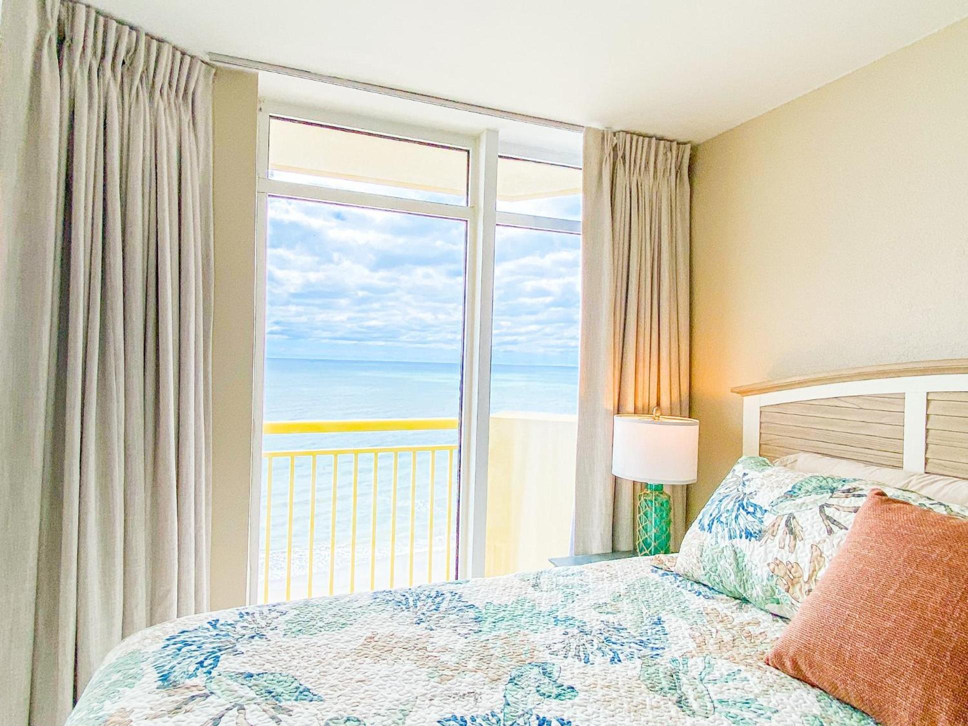 Bay Watch Resort Luxe Oceanfront End Unit Миртл-Бич Экстерьер фото